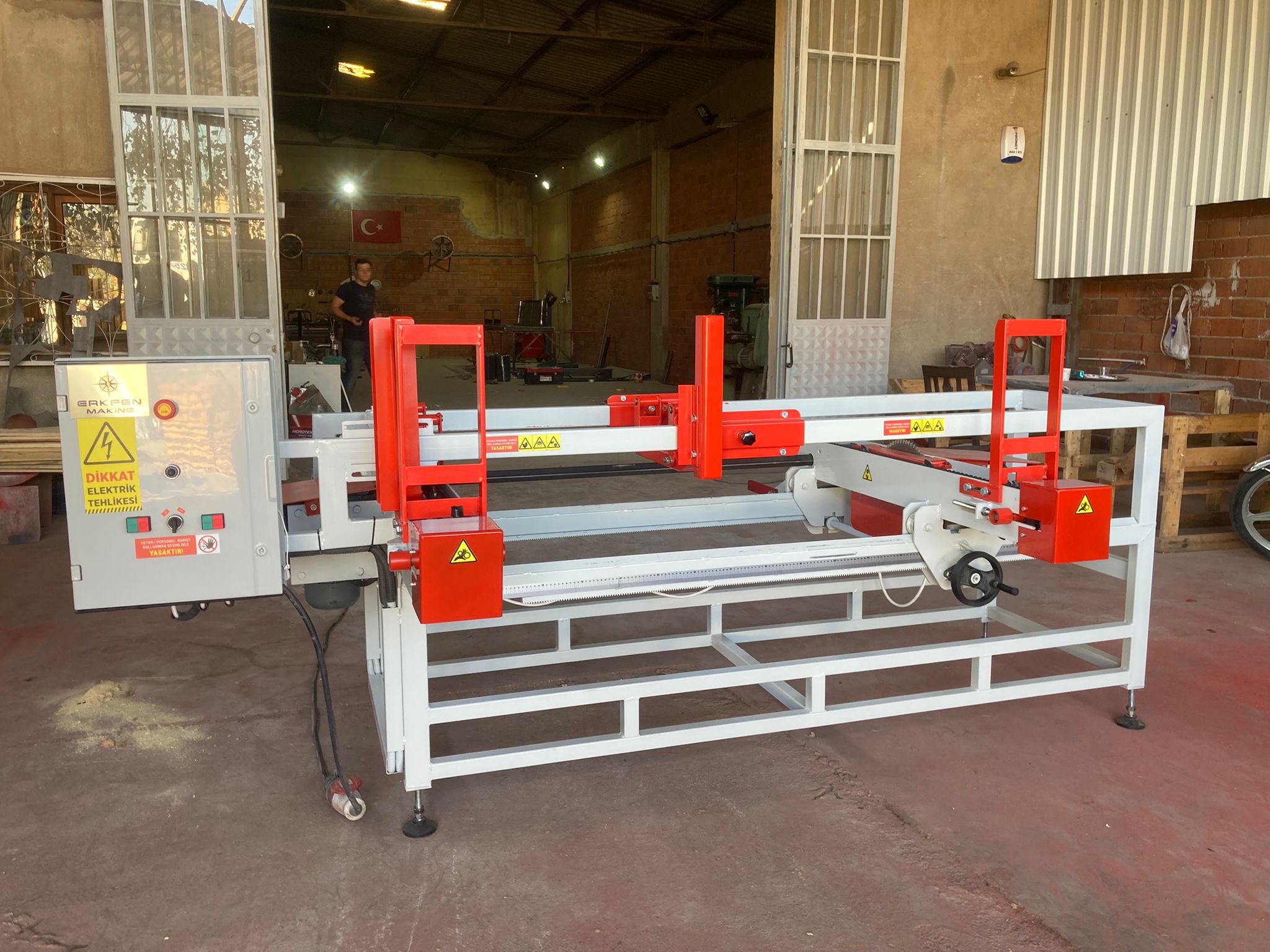 ŞARJÖRLÜ LATA BOYLAMA MAKİNESİ